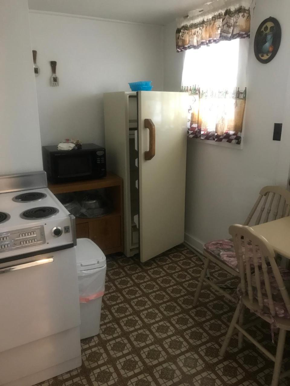 Chalet Motel 卡斯特 外观 照片