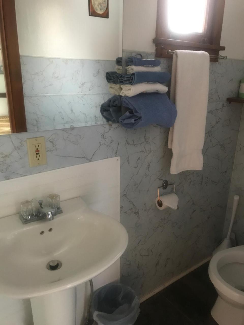 Chalet Motel 卡斯特 外观 照片