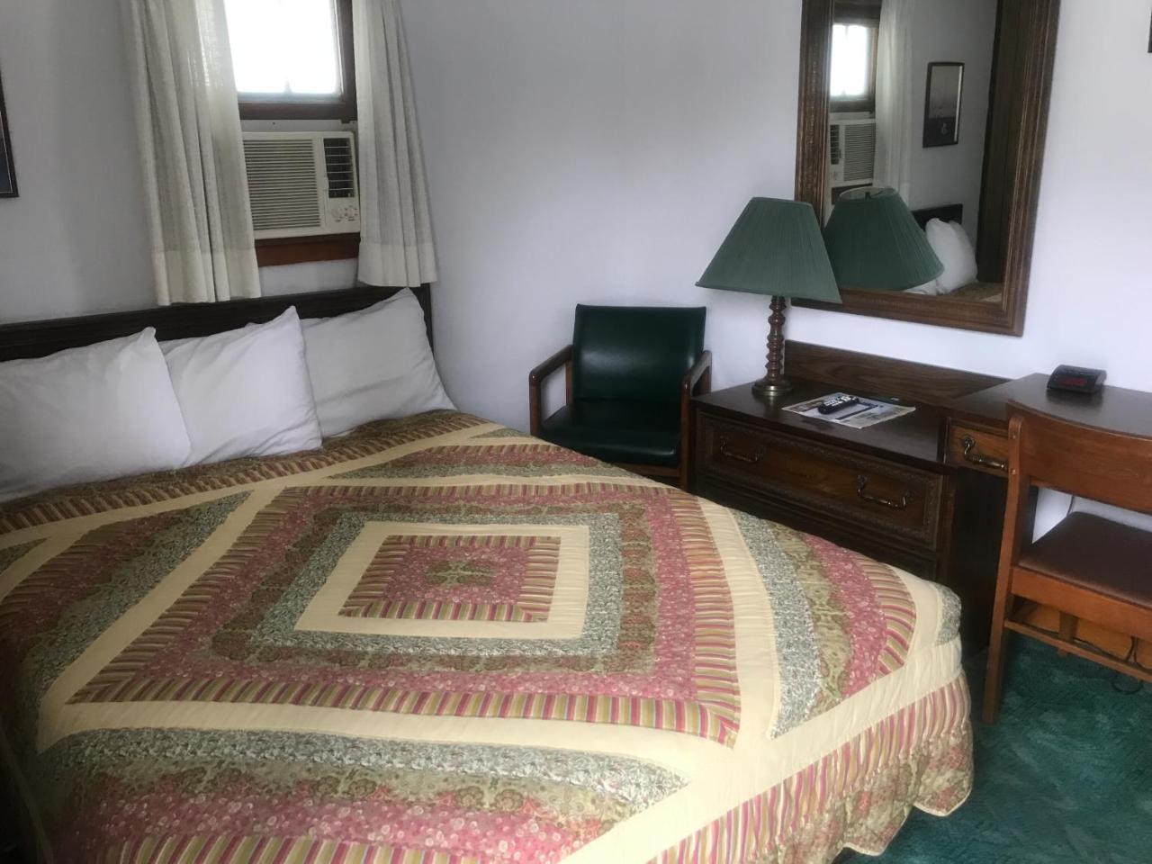 Chalet Motel 卡斯特 外观 照片