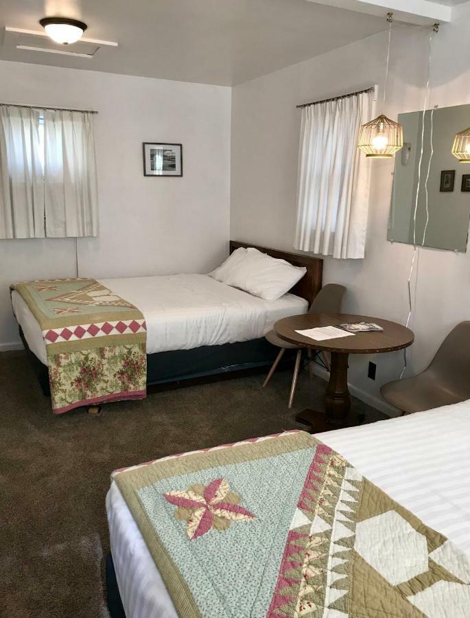 Chalet Motel 卡斯特 外观 照片