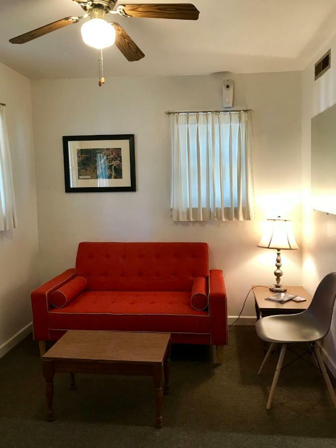Chalet Motel 卡斯特 外观 照片