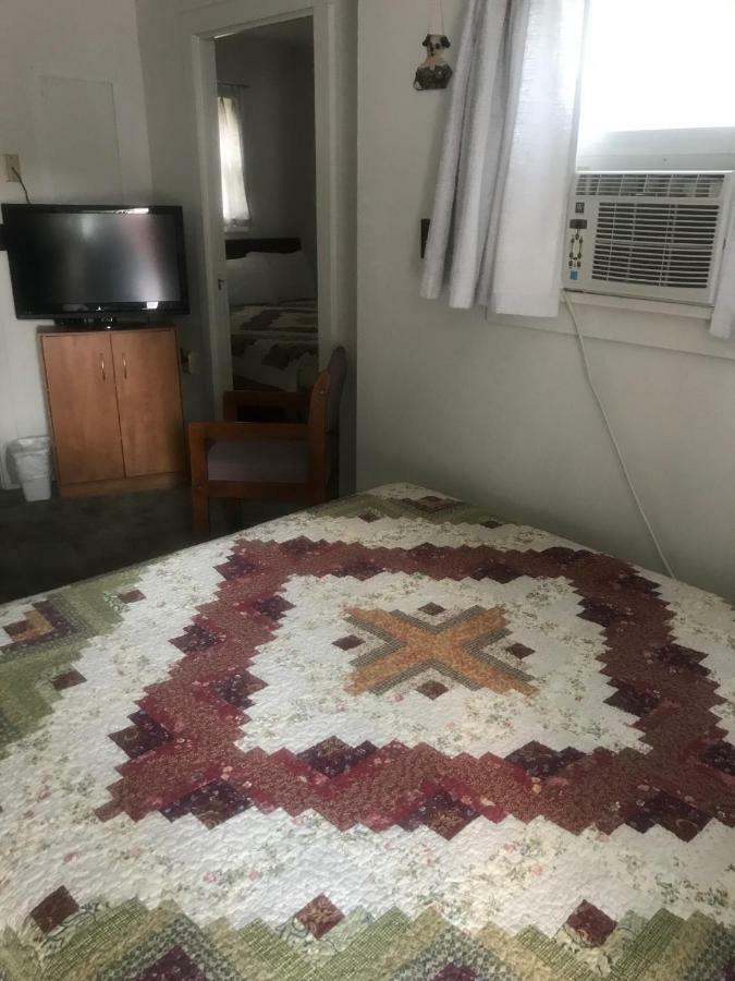 Chalet Motel 卡斯特 外观 照片