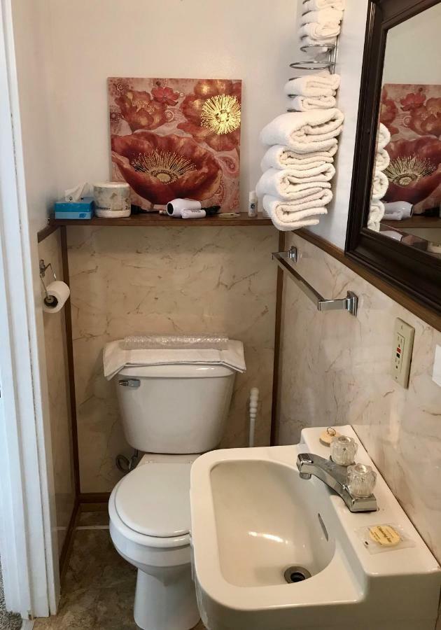 Chalet Motel 卡斯特 外观 照片